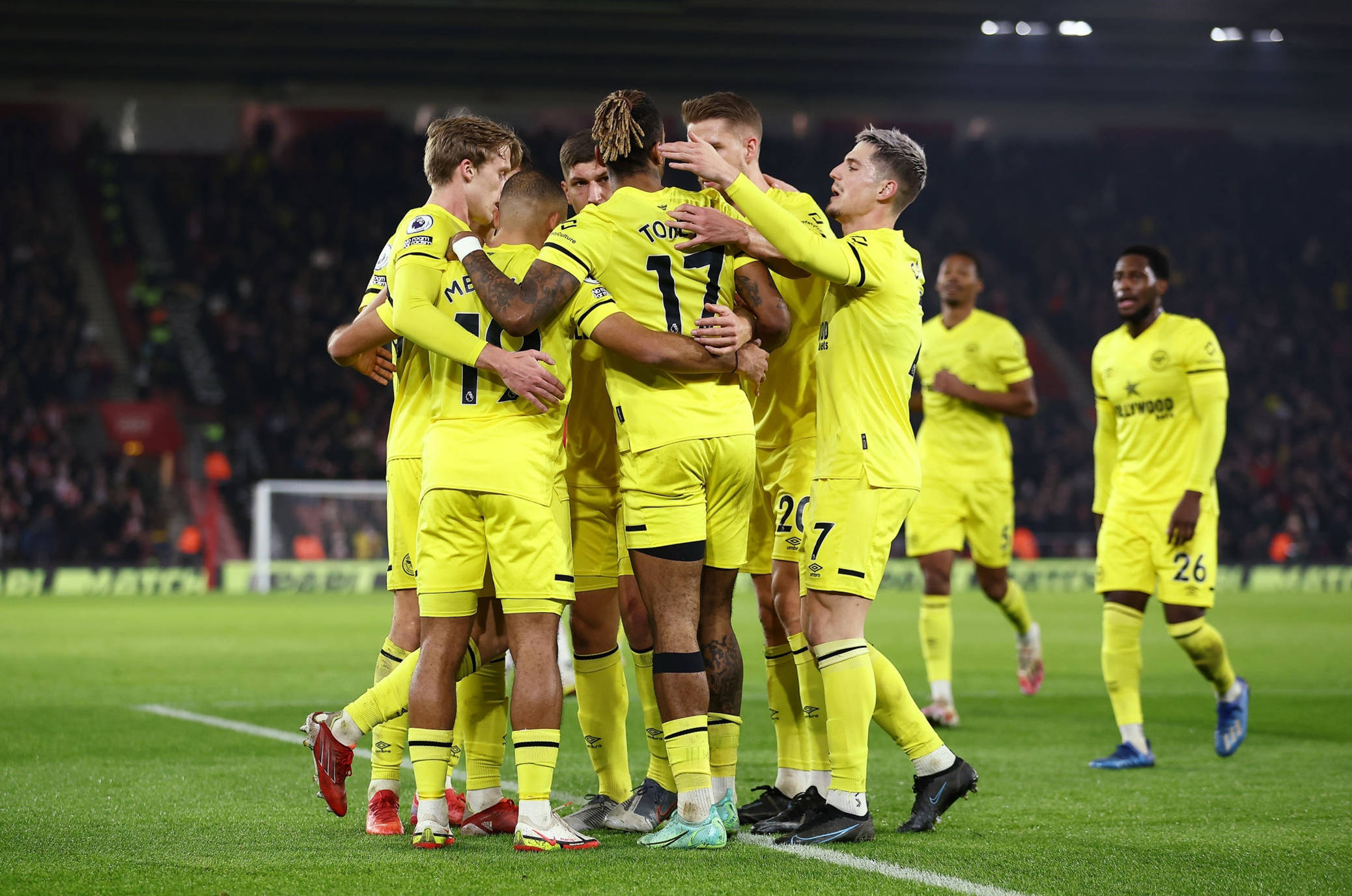 他们只是单 他们只是单